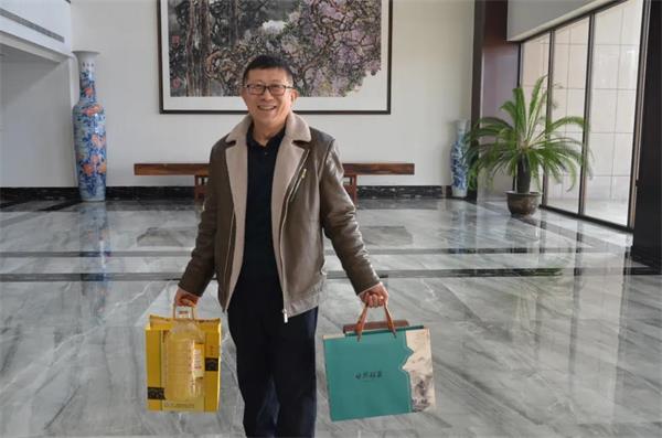 一滕集团开展慰问职工亲属活动