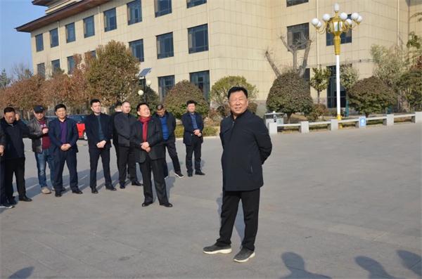 发扬“三牛”精神,赢在牛年——集团党委书记、董事长滕鸿儒大年初一向全体干部职工拜年