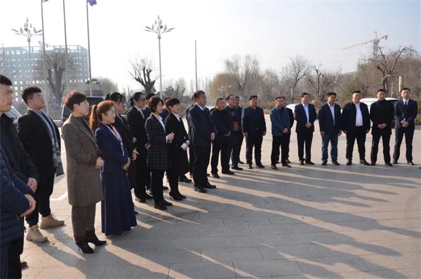 发扬“三牛”精神,赢在牛年——集团党委书记、董事长滕鸿儒大年初一向全体干部职工拜年